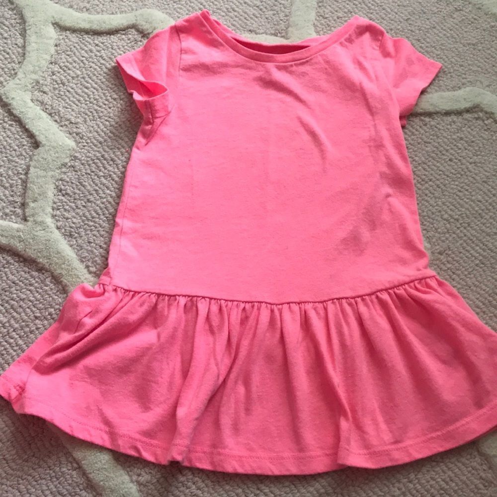 Old navy ruffle tee